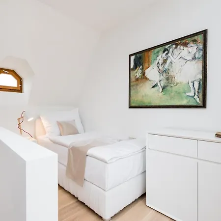 Empirent New Town Apartments *